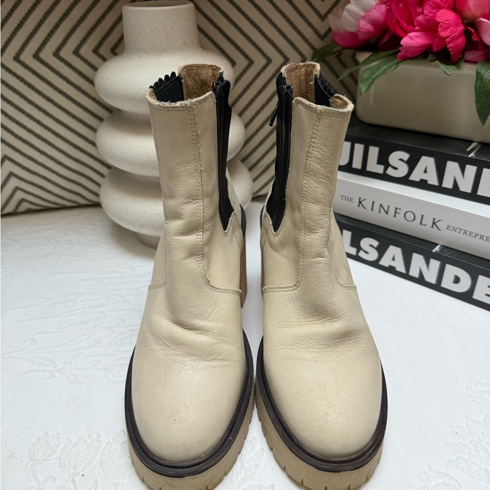 Free People Cream and Black Heeled Chelsea Boots - Picture 3 of 11